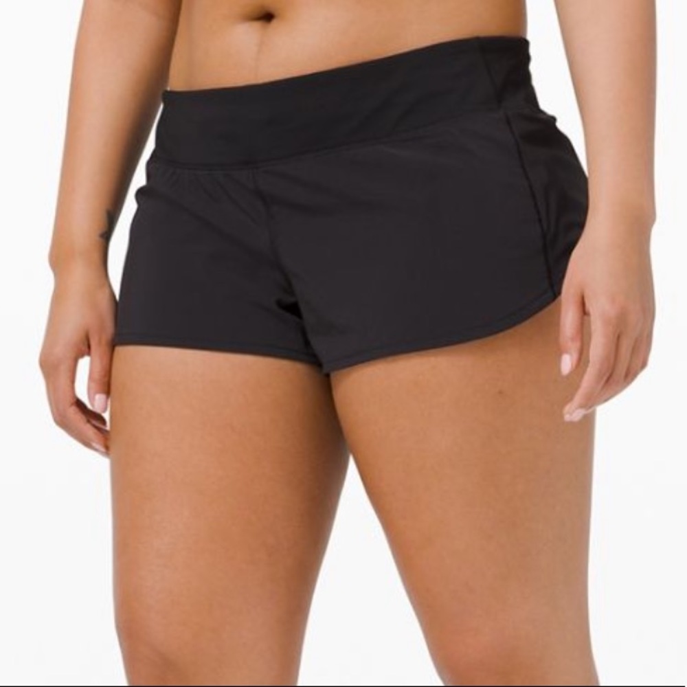 Lululemon black speed up shorts 2.5”